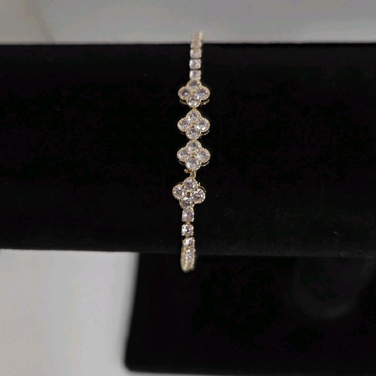Clear Flower Gold Bracelet 7.5”